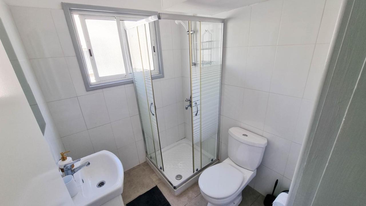 Modern Retreat: 2Br Stylish Apt With Comfy Rooms! Smart Tv With 200Mbps Internet Ларнака Екстериор снимка